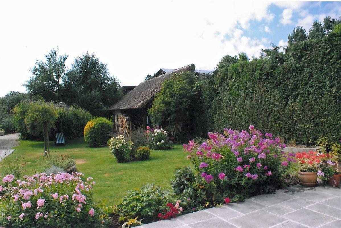 Chambre D'Hote Courtoux Saint-Denis-sur-Sarthon Exteriér fotografie
