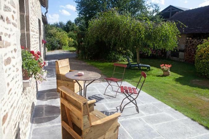 Chambre D'Hote Courtoux Saint-Denis-sur-Sarthon Exteriér fotografie