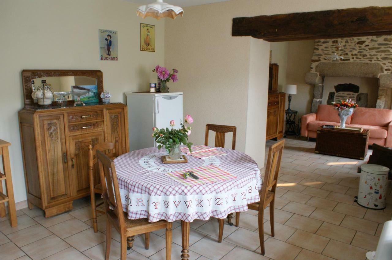 Chambre D'Hote Courtoux Saint-Denis-sur-Sarthon Exteriér fotografie